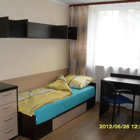 Albergue Dom Studencki Atol Cracovia Exterior foto