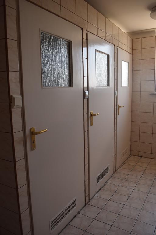 Albergue Dom Studencki Atol Cracovia Exterior foto