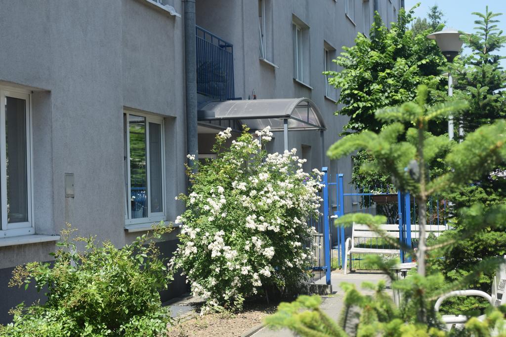 Albergue Dom Studencki Atol Cracovia Exterior foto
